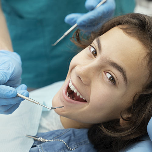 Joven en el dentista